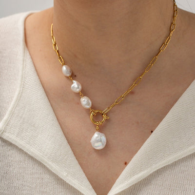 Retro Baroque Pearl Pendant Necklace