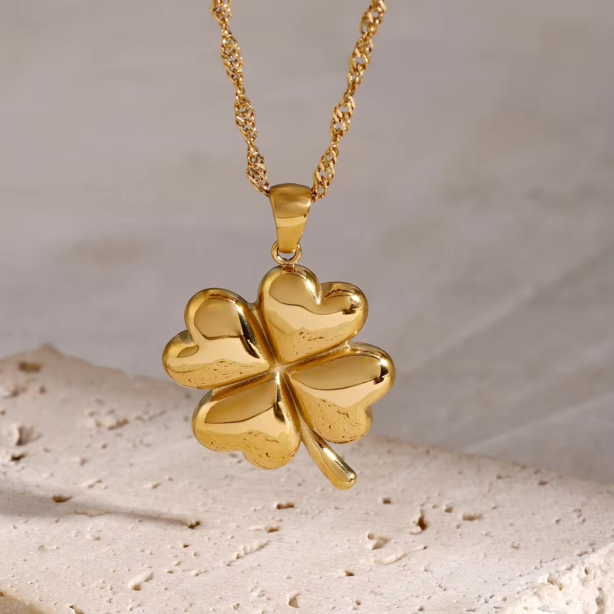 Ella Clover Necklace - Gold Pendant