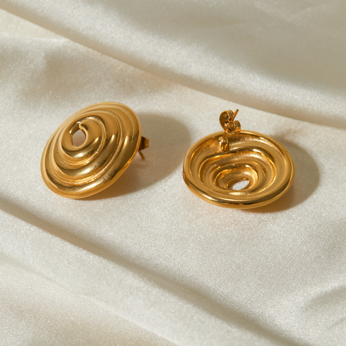 Luxe Spiral Gold Round Earrings
