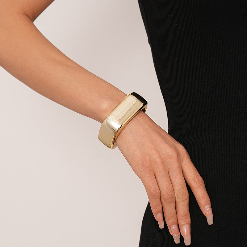 Sculpted Square Cuff Bracelet – Bold Minimalist Statement