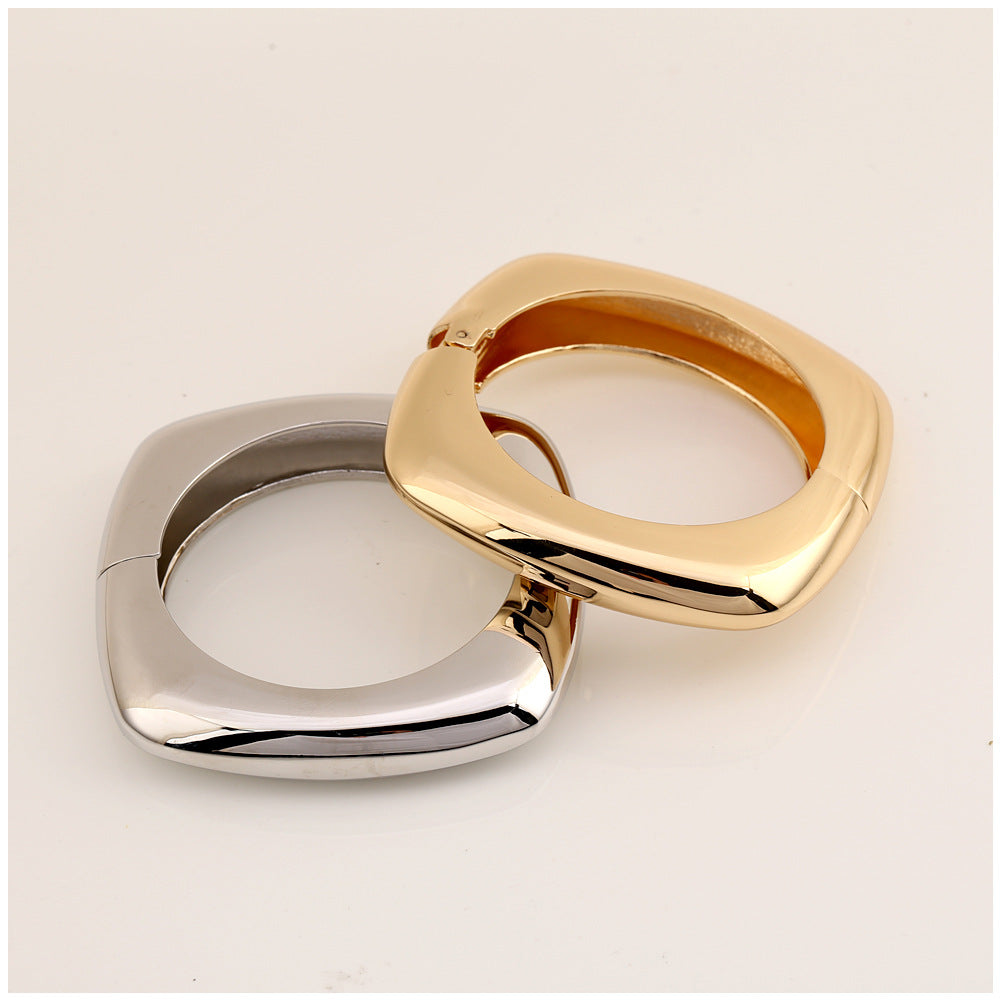 NovaSquare - Bold Geometric Hinged Bangle
