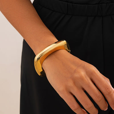 NovaSquare - Bold Geometric Hinged Bangle